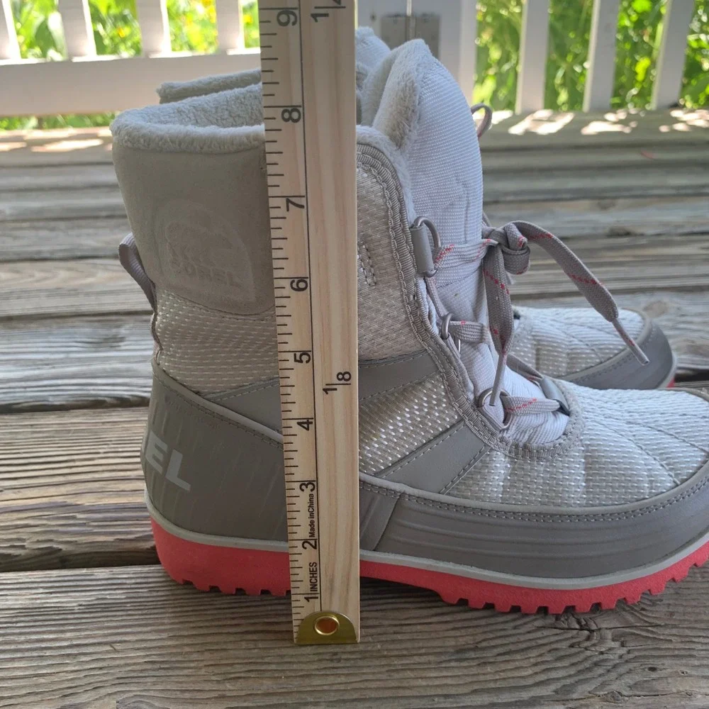 Sorel Tivoli II Womens 8 Gray Coral Waterproof Snow Boots Winter Cozy Outdoor